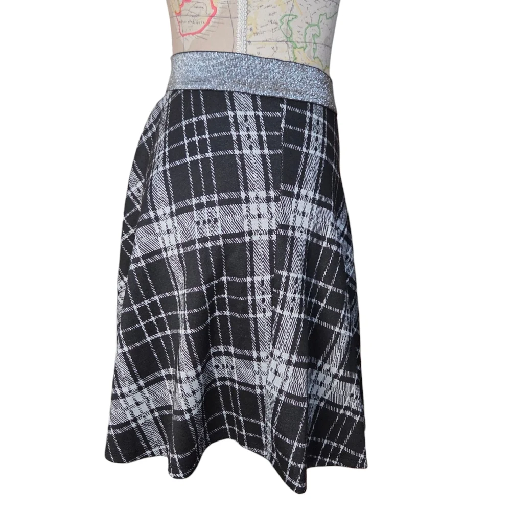 Zunie Size 14 Preppy Black White Plaid Mini Skirt Silver Waistband NWT Academia